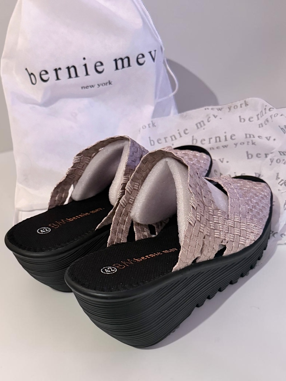 Bernie Mev Blush Shimmer Woven Stretch Wedge Peep-Toe Slide Mules EU42 US10.5-11 - Picture 7 of 14